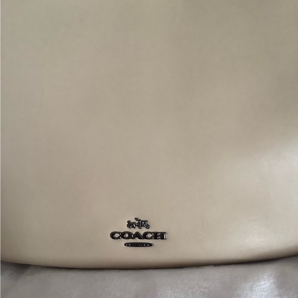 Coach Nomad in Beechwood 36026 - Picture 4 of 8